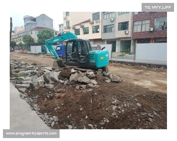 金华体育中心改造陷工期争议 万人座椅未能如期交付影响使用