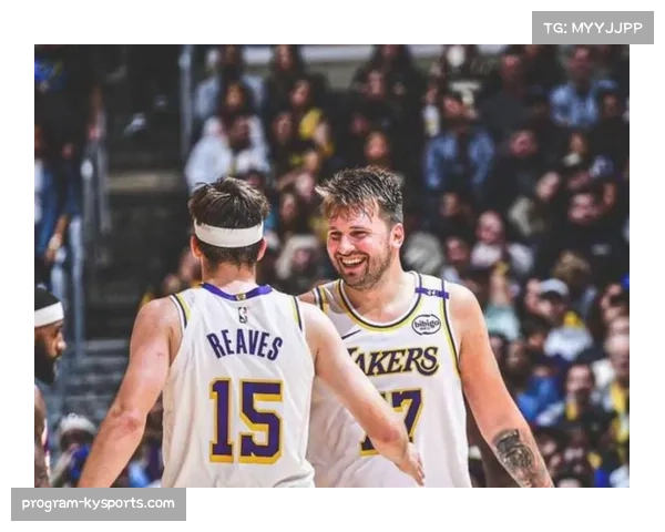 东契奇里夫斯合砍73分 湖人进攻华丽防守存隐患